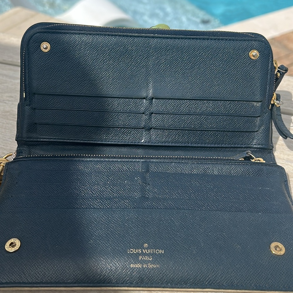 Louis Vuitton Wallet - Picture 4 of 7